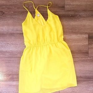 Bright yellow tank with pockets
